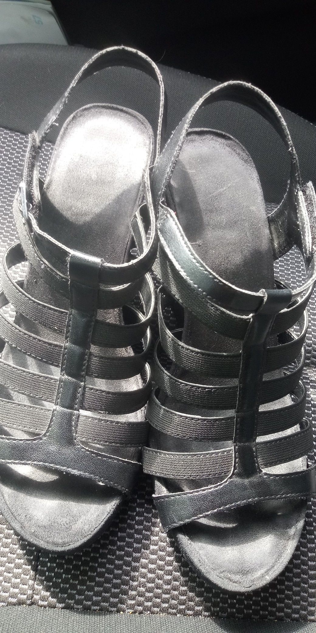 Sandles size 8