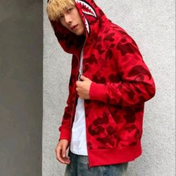 Red Camo Shark-Style Hoodie – Streetwear – Size M/L