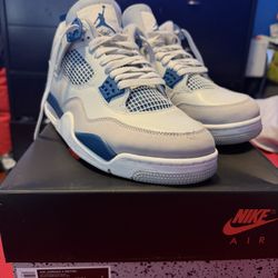 Jordan 4s