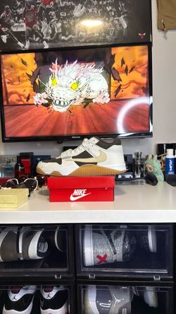 Nike Low-Top Sneakers with Gum Sole