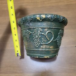 NEW vintage planter, with a raised grape and vine design. 8x6 foam pot.  Never Used