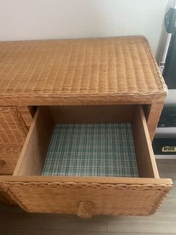 Wicker chest of drawers