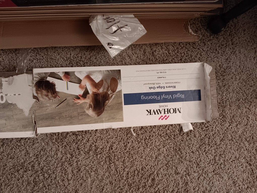 Mohawk Rigid Vinyl Flooring (7 Planks)