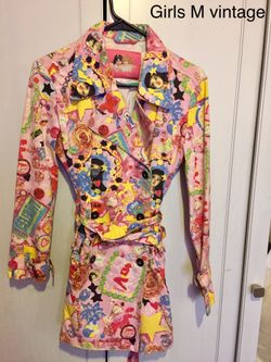 Girls size medium vintage coat.