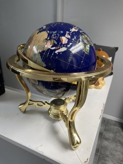 Golden Globe Stand