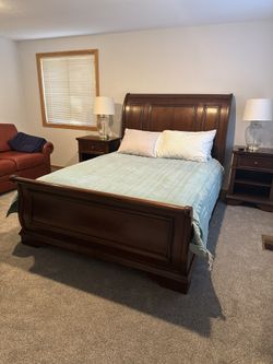 Free Queen Bed Frame - In Sunriver