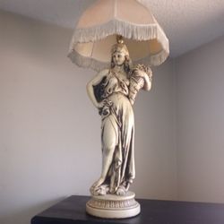 Roman Victorian Mid-century Lamp