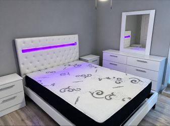 Bedroom Set ( Juego De Cuarto)💮Sold separately too💮Fast delivery