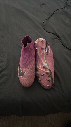 Nike Phantom Soccer Cleats Pink/Purple size 9.5