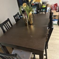 Large Doing Room Table