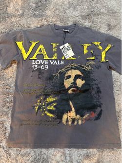 Valley love Vale T-shirt Size L