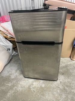 Mini fridge