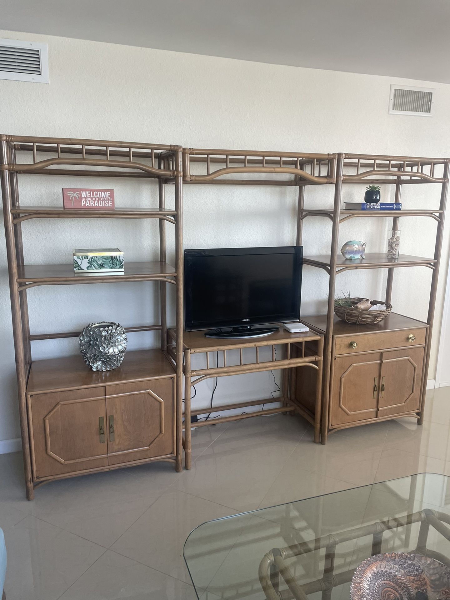 Rattan Vintage Shelving Unit Beautiful Cond