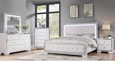 Bedroom set with lights