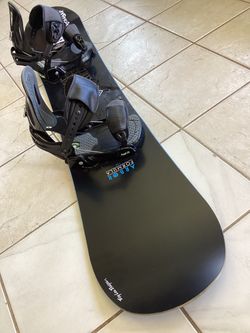 Size 158 Arbor RoCkered Snowboard w/ Large Bindings