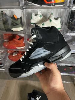 Sz 10.5 Metallic 5s (2025)