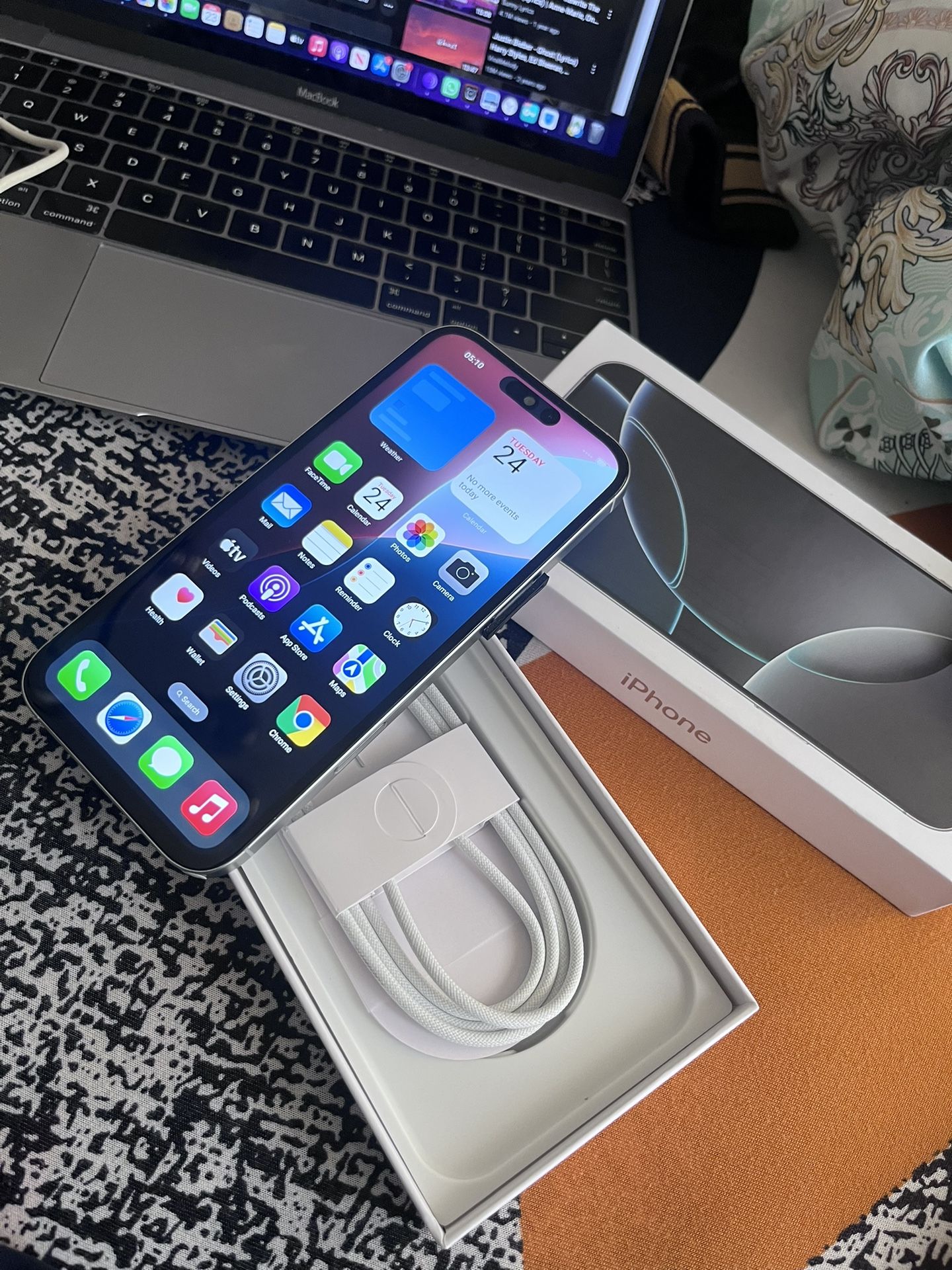 iPhone 16 Pro Max Fully Unlocked