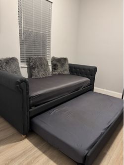 Twin bed over twin Trundle bed - 2 mattresses included