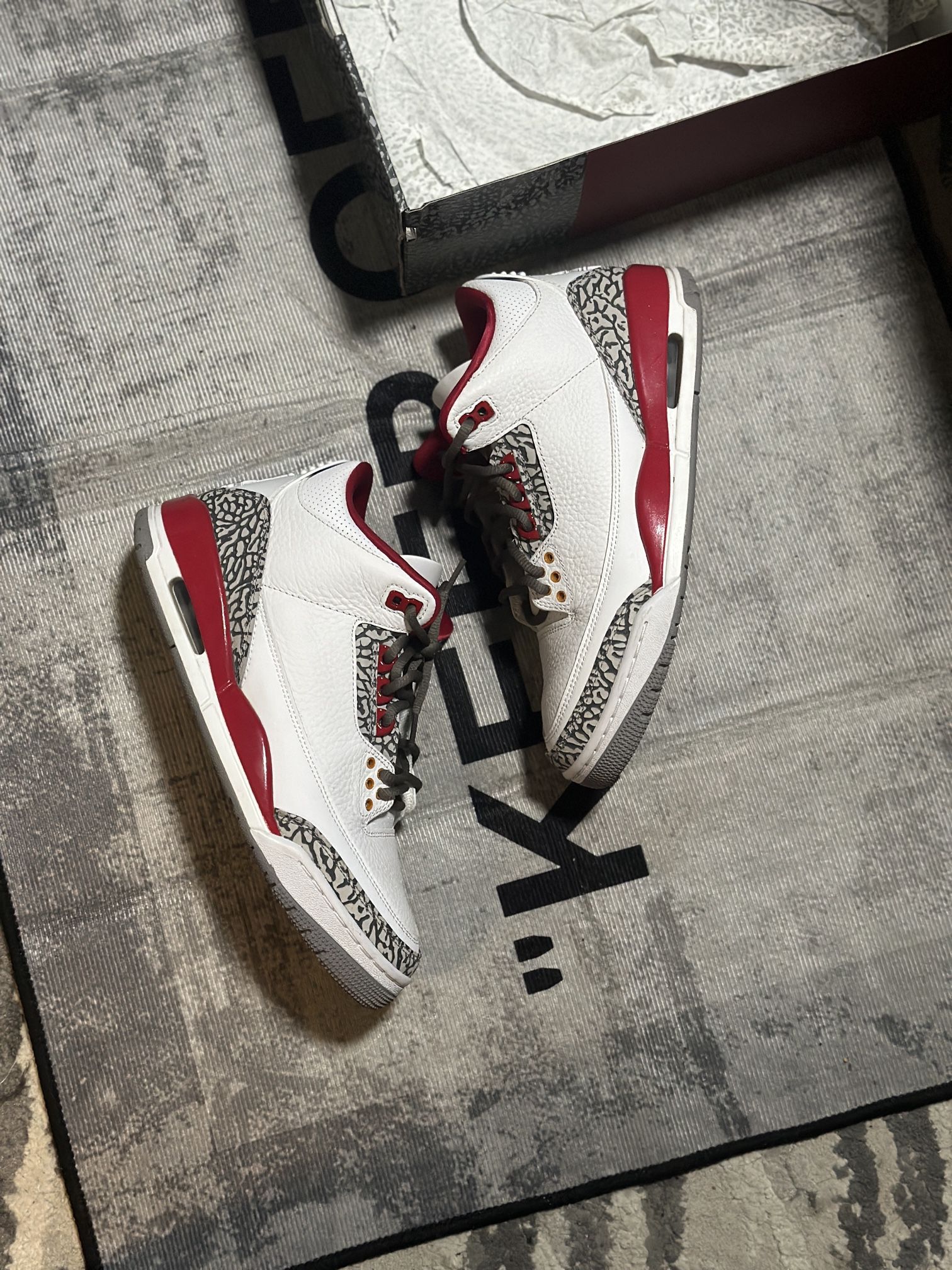 Jordan 3 Cardinal Red Size 8.5 
