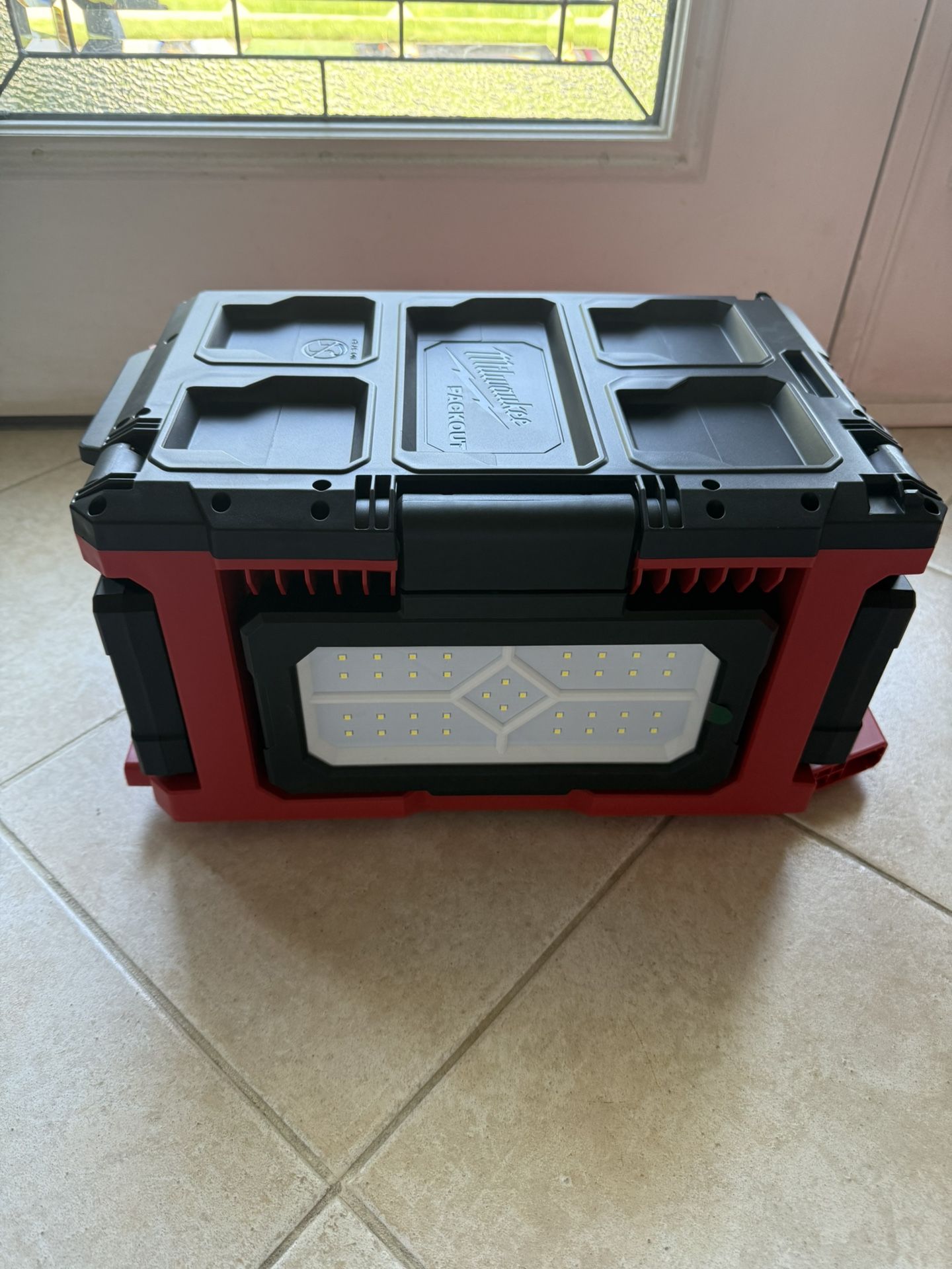Milwaukee Packout M18v Work Light/charger