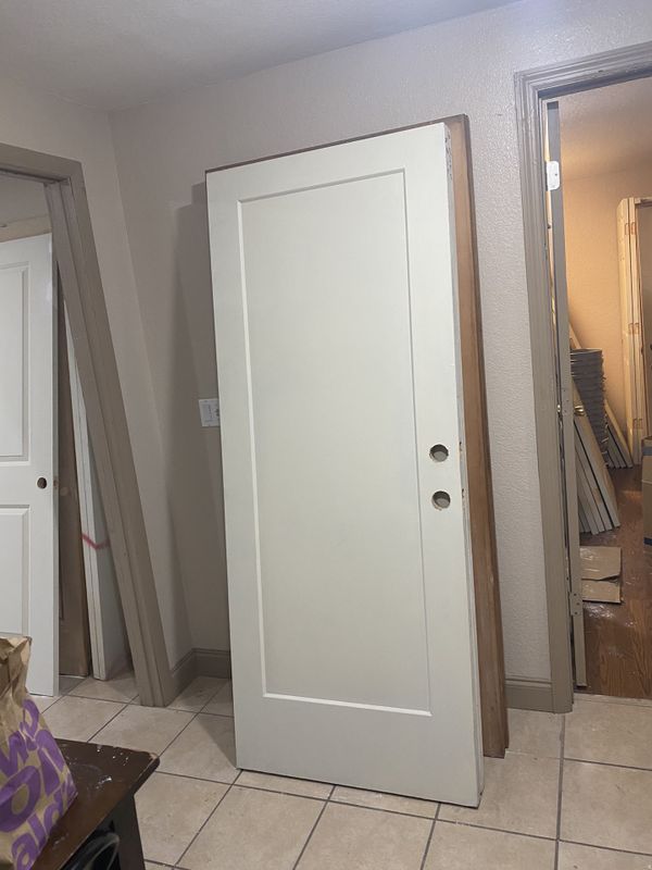 32 x 79 Solid core Exterior Door for Sale in Tampa, FL 32 x 79 Solid core Exterior Door for Sale in Tampa, FL