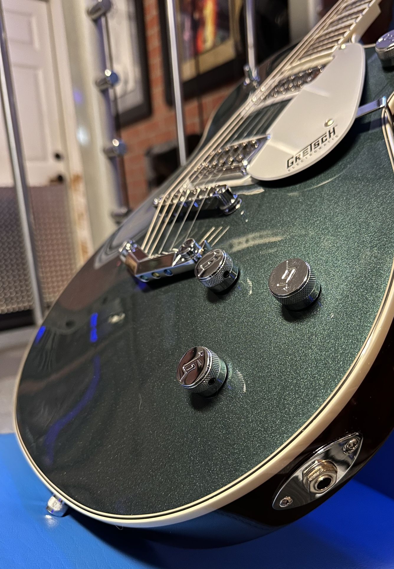Gretch G5220 Electromagnetic Jet guitar “Jade Grey Metallic “ w/ Gig Bag And Strap