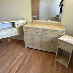 Five piece blonde Mid Century modern bedroom set