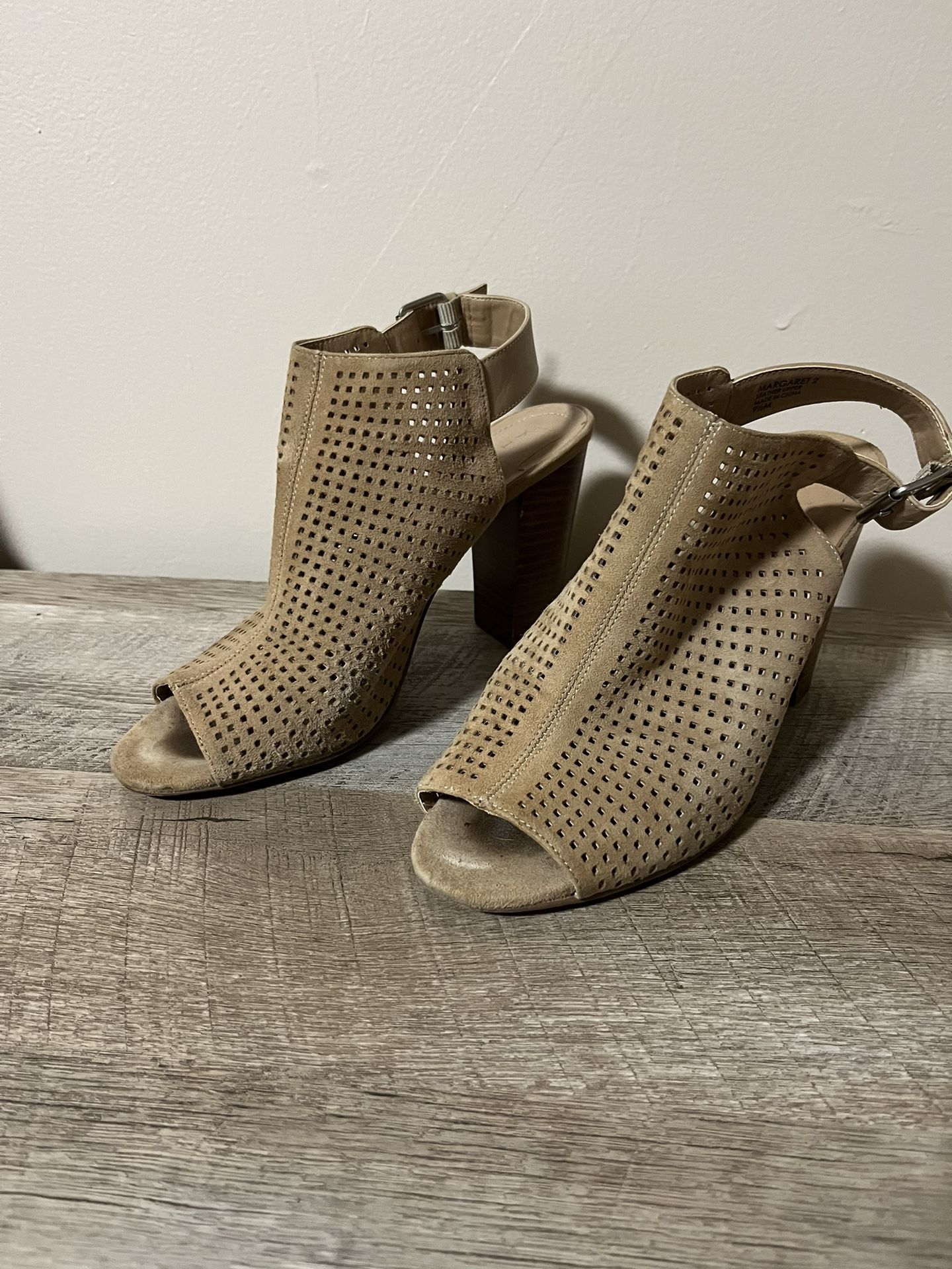 Women’s Tahari Heels