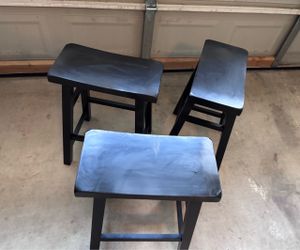 3 bar stools