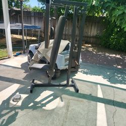 Chest press machine