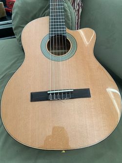 LUCERO AC/EL Nylon Guitar