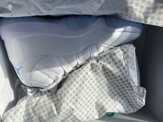 Jordan 11 Columbia