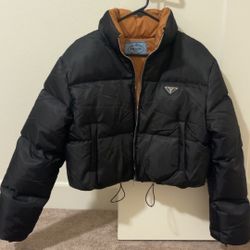 Prada Puffer Jacket Medium (38)