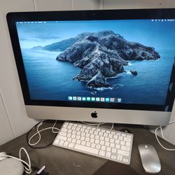 Apple iMac Very Little Use Like New Condition