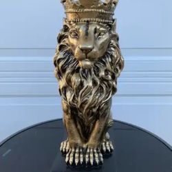 Golden Crown Lion Statue