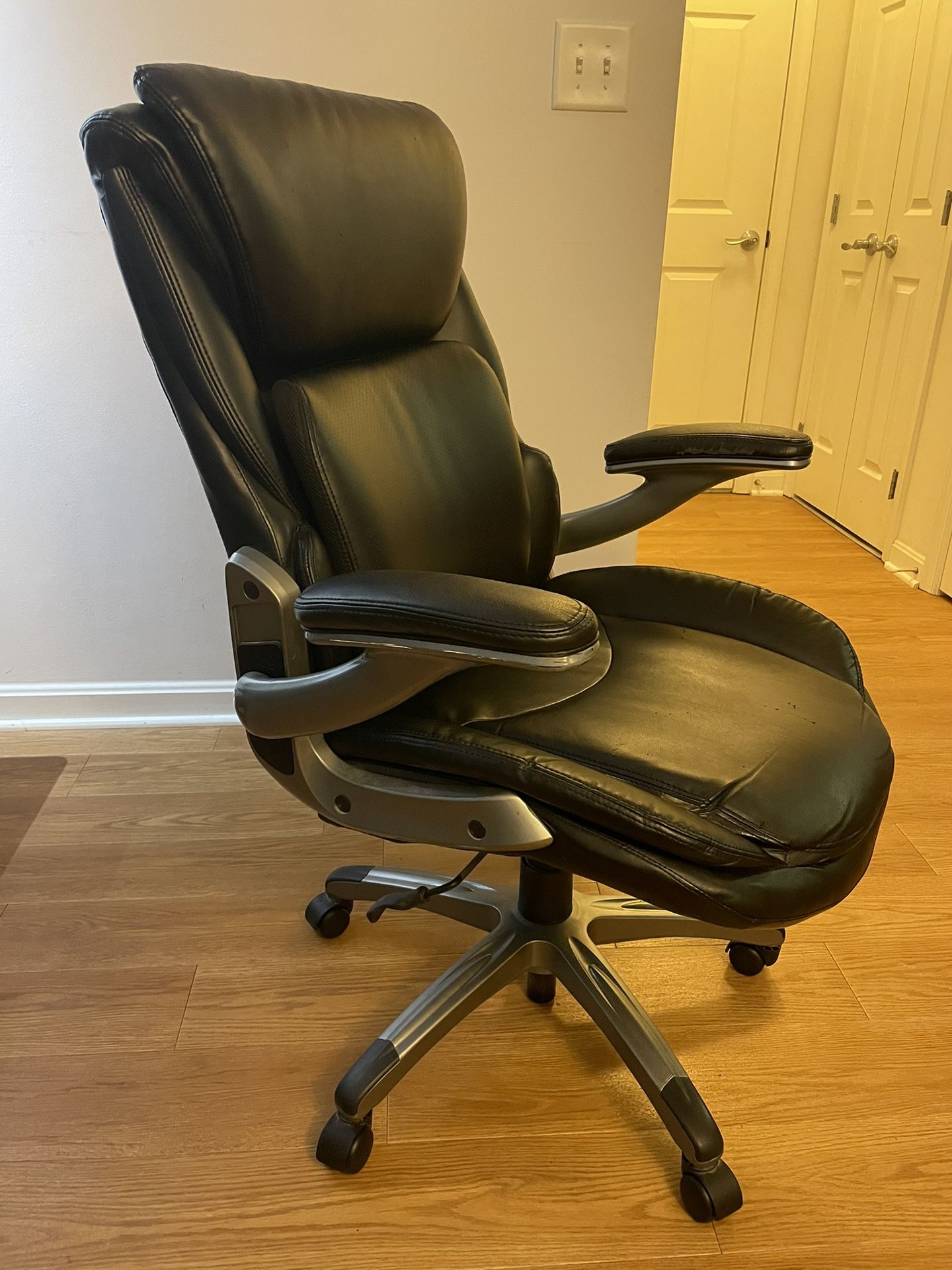 Serta Manager Desk Chair, Black