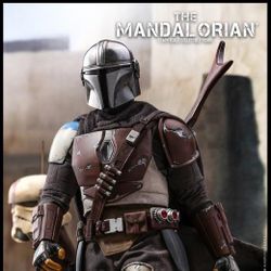Hot Toys 1/6 The Mandalorian The Mandalorian Figure TMS007