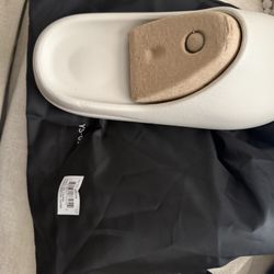 Yeezy Slides 