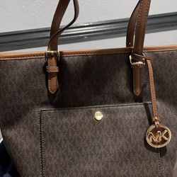 Michael Kors Purse Style: 30S7GTTT8B