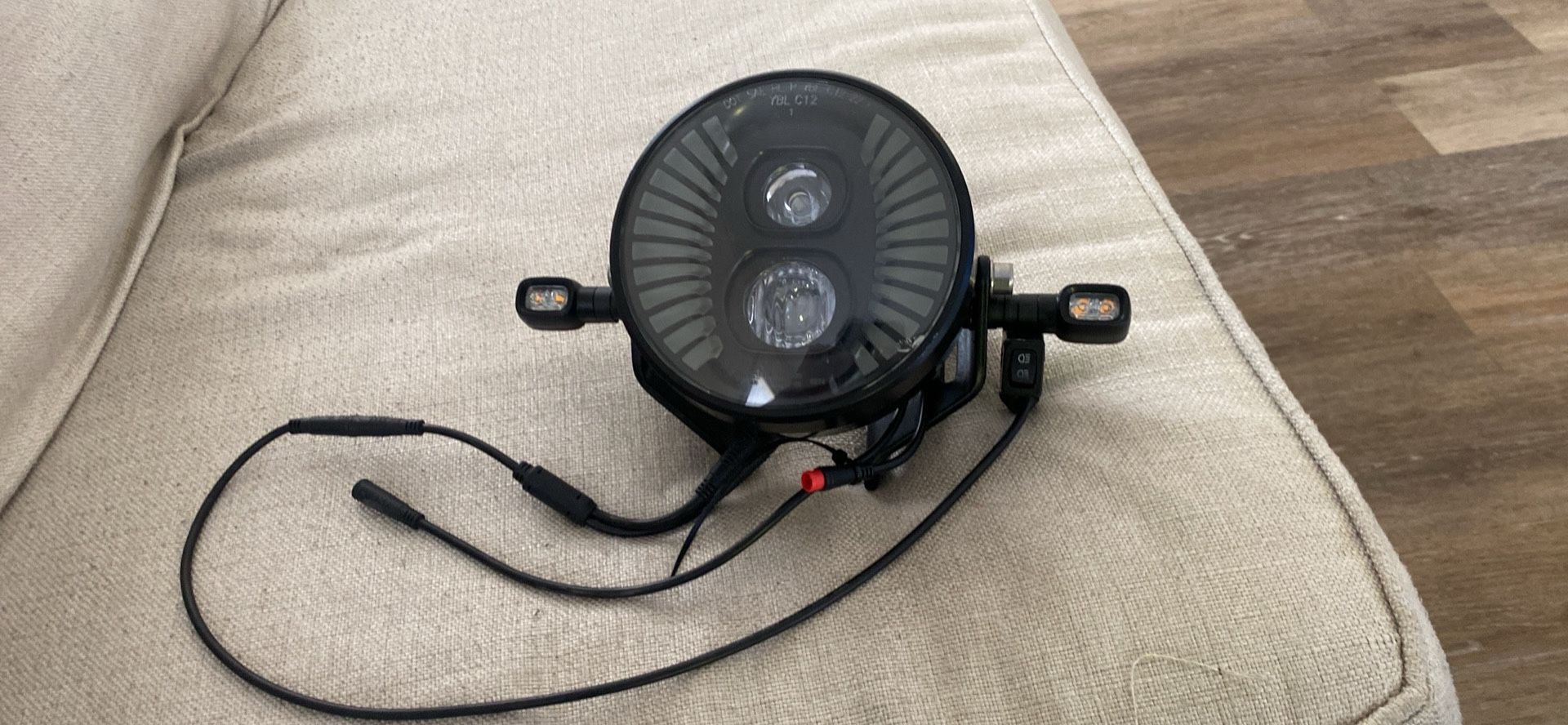 EBC Electric Bike LED Headlight w/ Turn Signals & Handlebar Switch – Like New