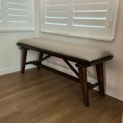 Living Spaces Dining/entry Way Bench 
