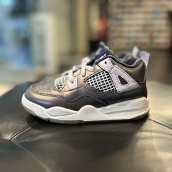 Air Jordan 4 Retro Size 10C Kids 