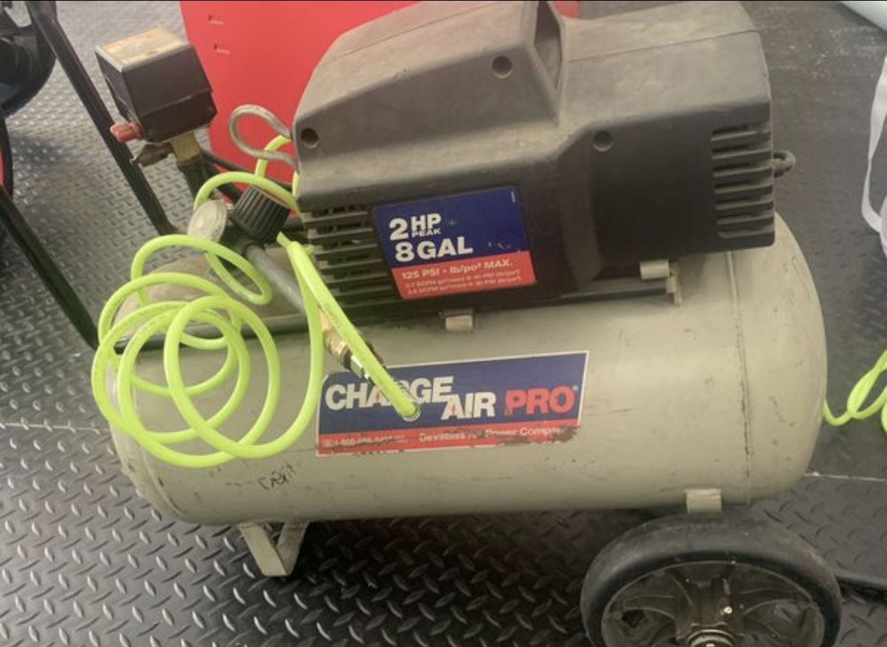 2 HP 8 Gallon Air Compressor