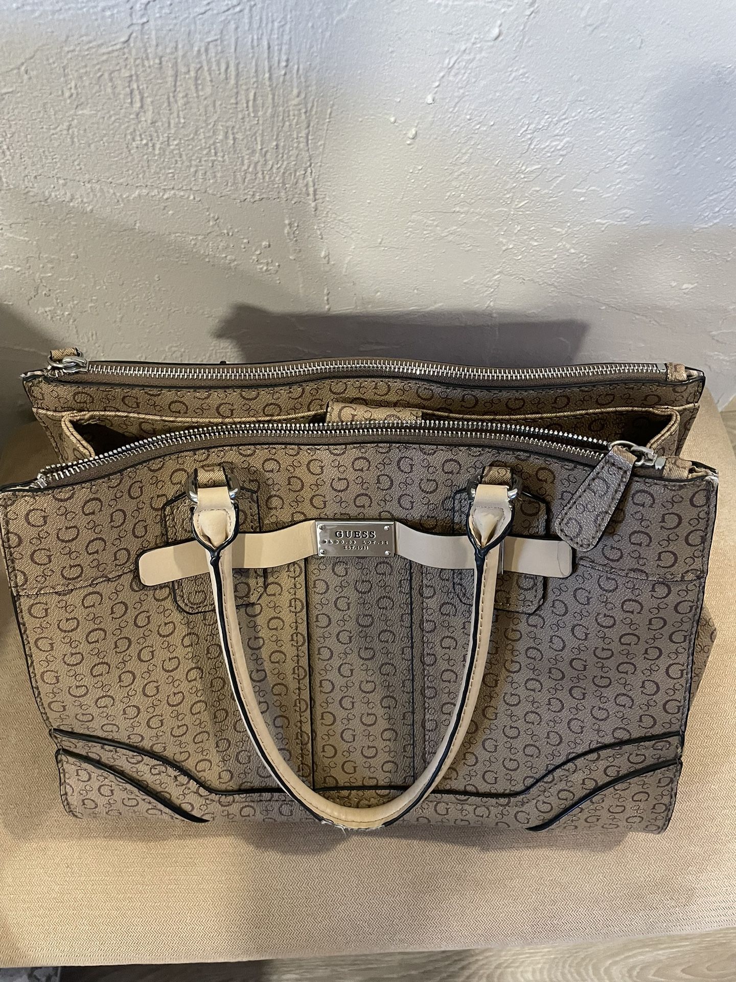 Women Guess Purse