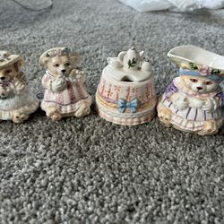 Salt And Pepper/ Creamer And Sugar Cottage Bear Ceramic Set 1993 Vintage