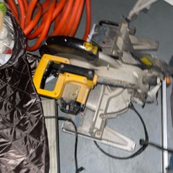 Dw705 Compound Mutter Saw 