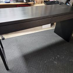 Large IKEA desk - MICKE