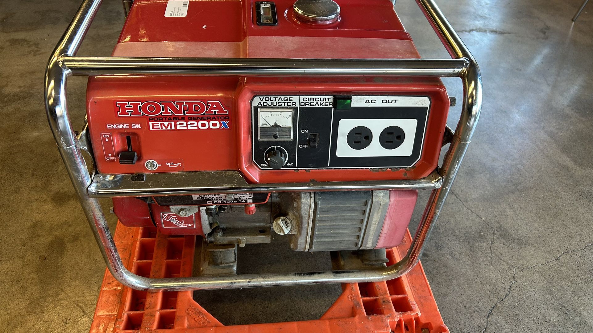 Honda EM2200 gas generator no trades pick up in for Sale in
