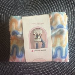 NWT! Paper Source Foldable blue, multi-color 17 x21.5” Medium Tote reusable Bag