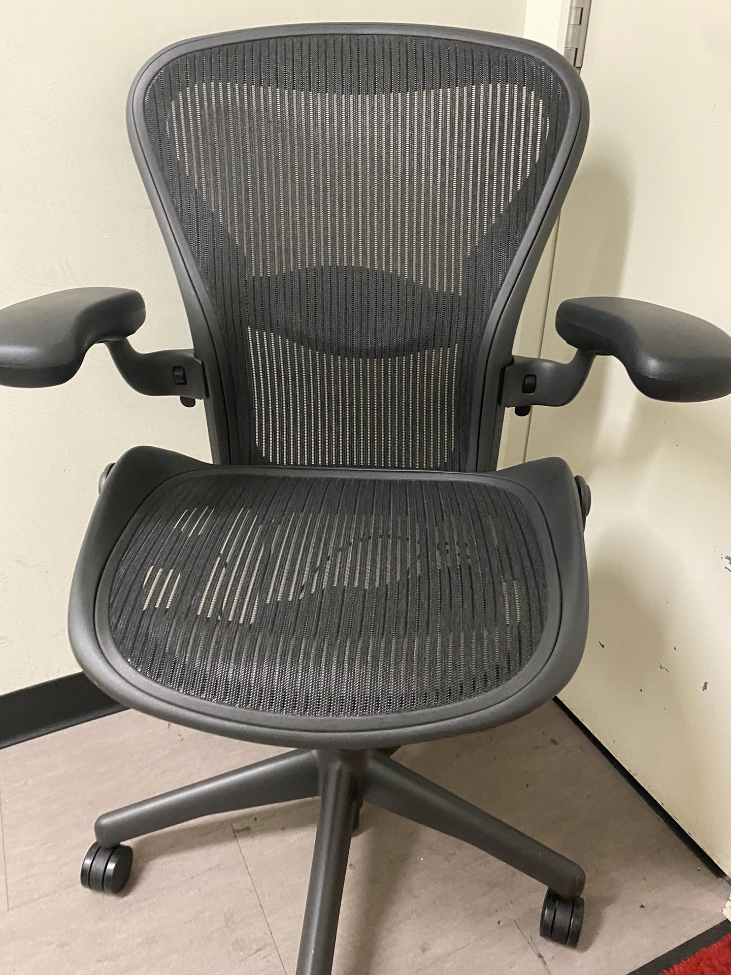 Herman Miller Aeron Fully Loaded Size B Never Used